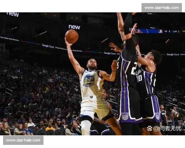 NBA第三场比赛激战正酣 球星表现抢眼引发球迷热议